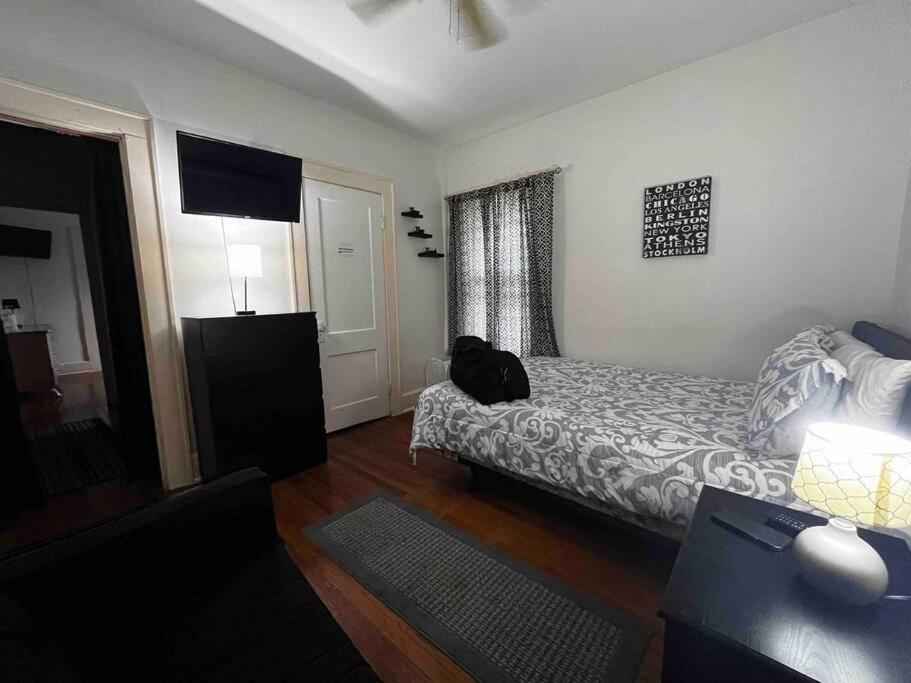 Comfortable 2-Bdrm Spacious Home With Wifi & Patio Indianapolis Exterior photo